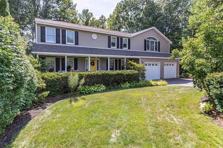 19 Antrim St Nashua, NH 03063 | MLS 4925445 Photo 1