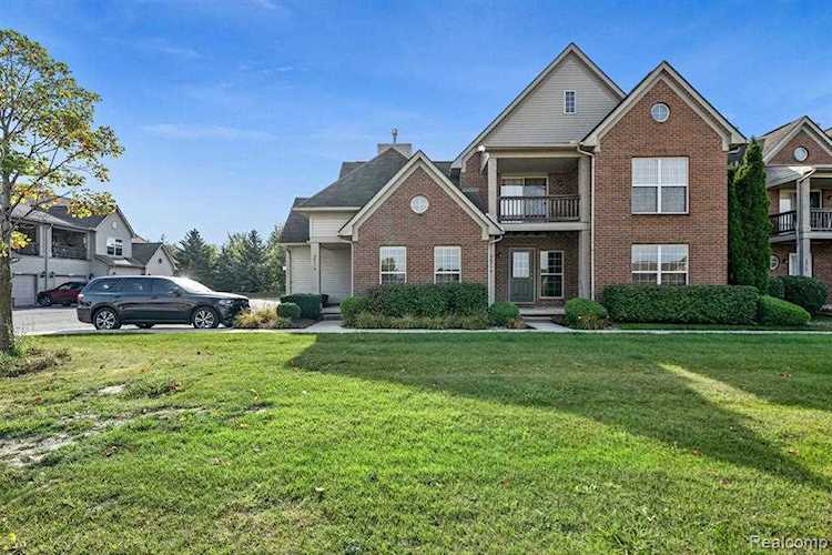 28712 Sheffield Chesterfield, MI 48047