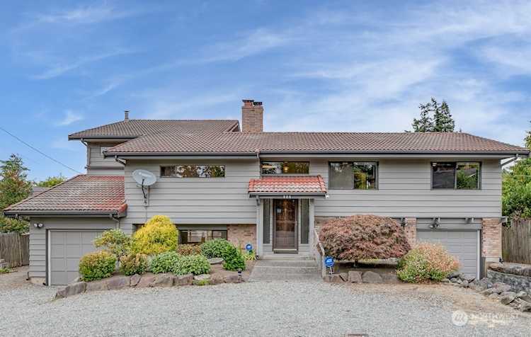 804 10th St Mukilteo, WA 98275