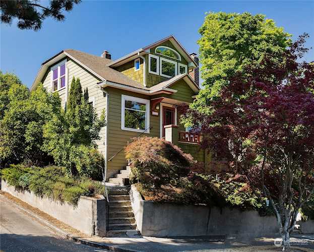 6503 Dayton Ave N Seattle, WA 98103