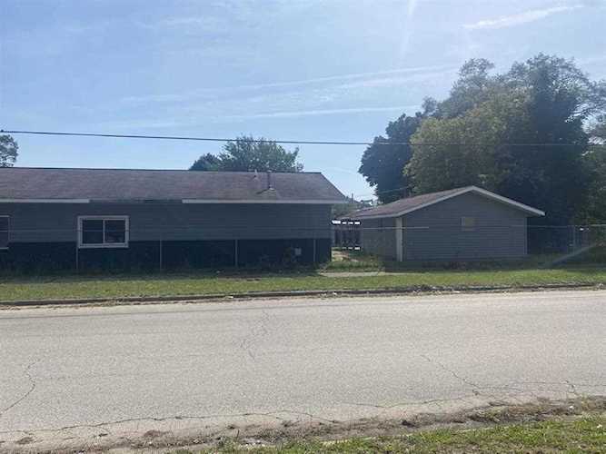 2301 Superior St Muskegon Heights, MI 49444