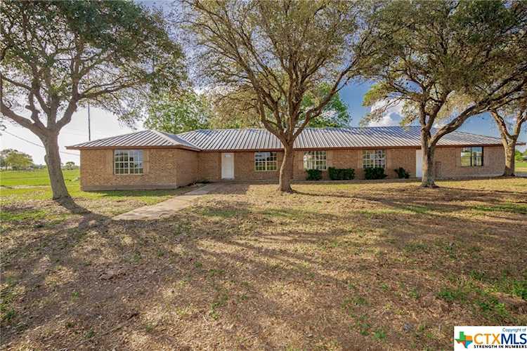 369 Bruce Ln Yoakum, TX 77995