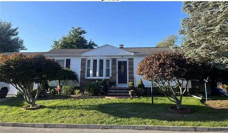 16 Bourne Ave North Providence, RI 02911
