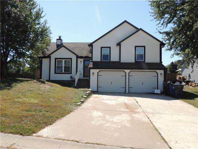 2016 NE Summerfield Ct Blue Springs, MO 64029