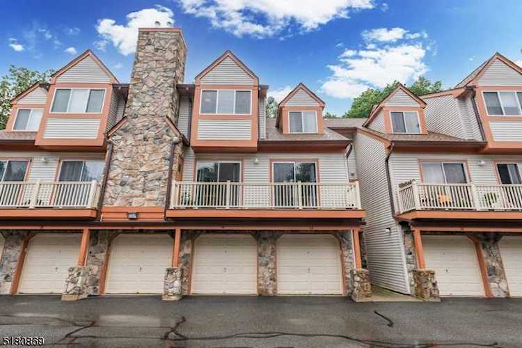 14 Woods Edge Dr Roxbury Twp., NJ 07876
