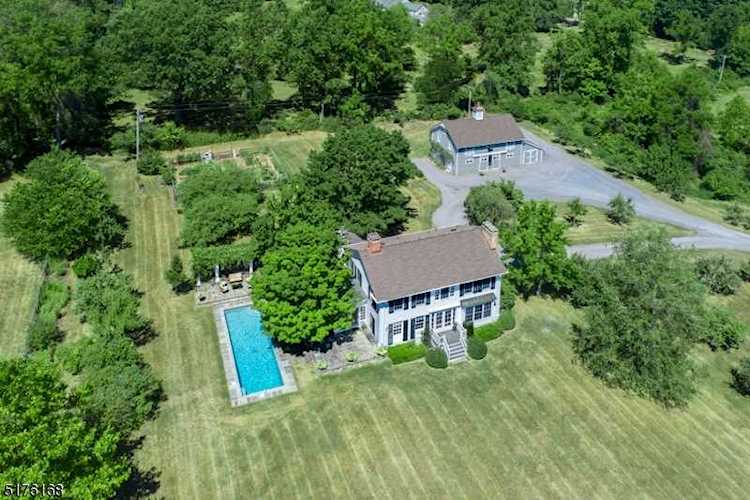 60 Homestead Rd. Tewksbury Twp., NJ 07830