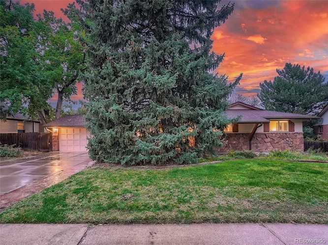 12254 W Applewood Knolls Dr Lakewood, CO 80215