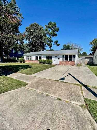 3776 Silina Dr Virginia Beach, VA 23452