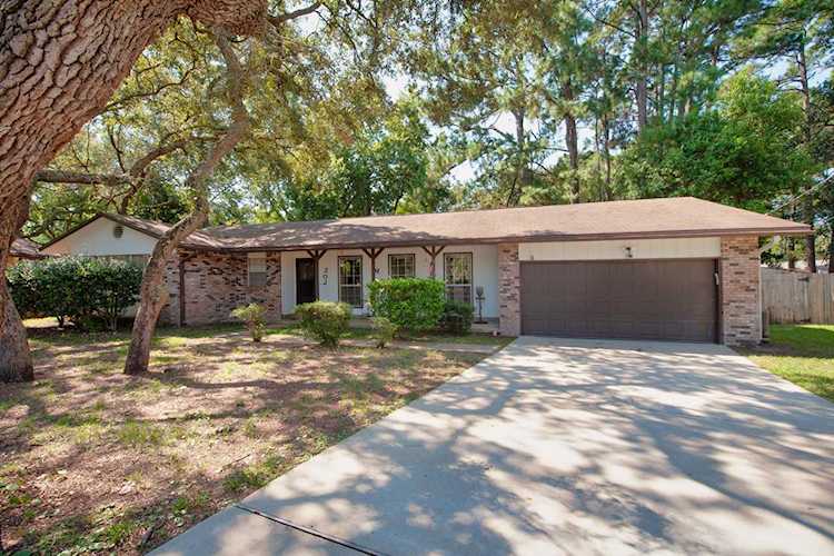 202 Elizabeth Court Fort Walton Beach, FL 32547