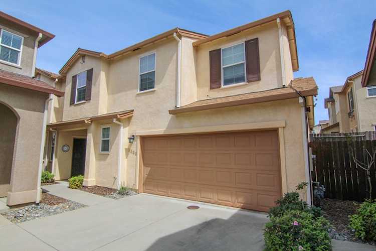 2330 Shining Star Way Redding, CA 96003
