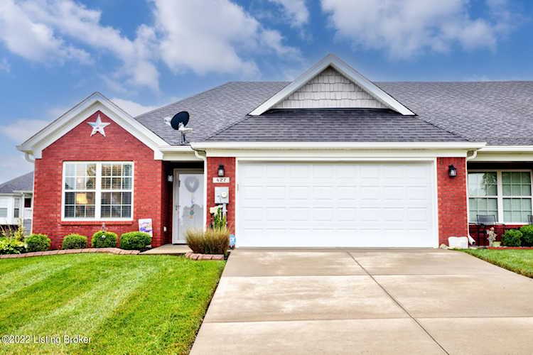 427 Woodlake Dr Mt Washington, KY 40047 MLS 1621186
