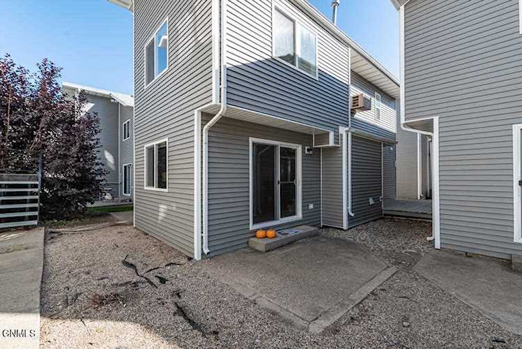 2988 Warwick Loop Bismarck, ND 58504