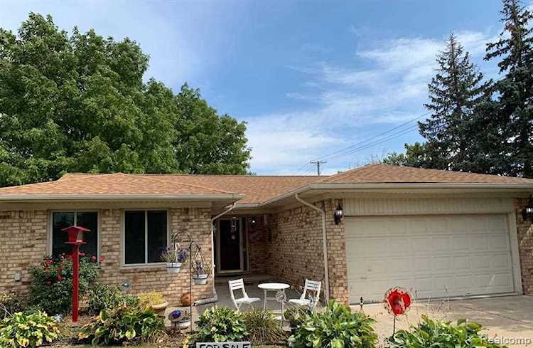 43008 Heron, Sterling Heights, MI 48313 in Brookline|Macomb MLS# 60145238 Photo 1