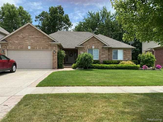 18020 Eider Clinton Township, MI 48038