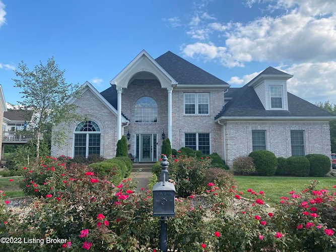 11212 Oakhurst Rd Louisville, KY 40245