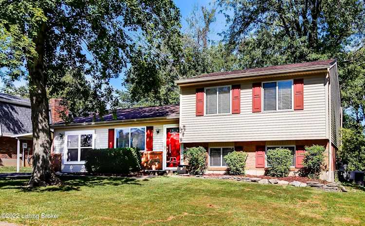 9219 Foxtail Ct Crestwood, KY 40014