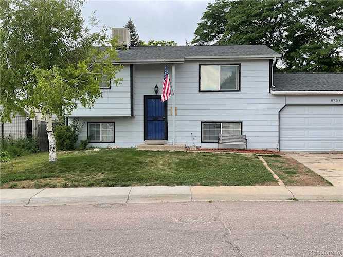 8758 W Maplewood Dr Littleton, CO 80123