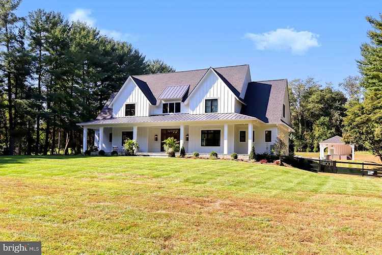 510 Arnon Meadow Rd Great Falls, VA 22066