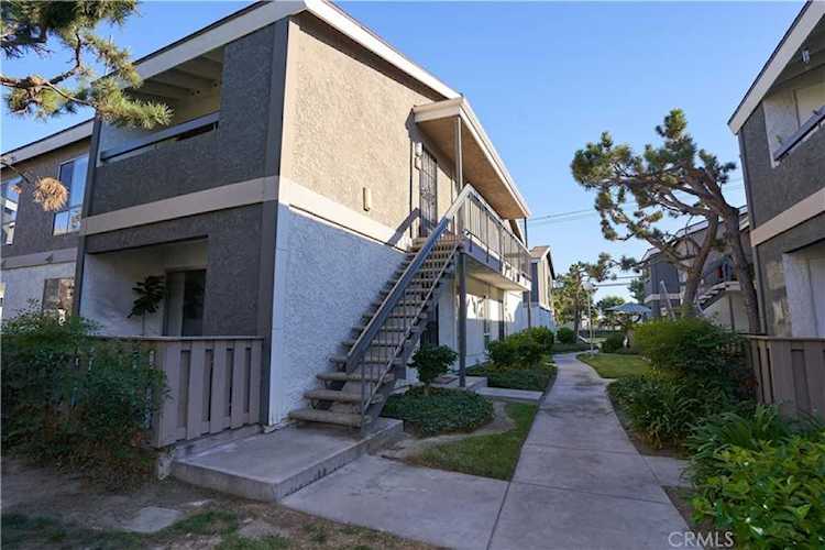 2841 S Fairview St #E Santa Ana, CA 92704 | MLS PW22208743 Photo 1