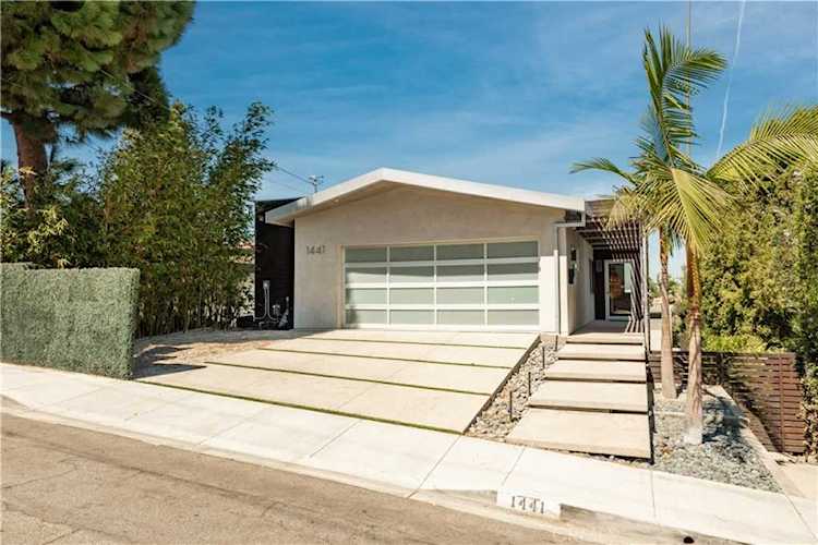1441 9th St Manhattan Beach, CA 90266 | MLS SB22201660 Photo 1