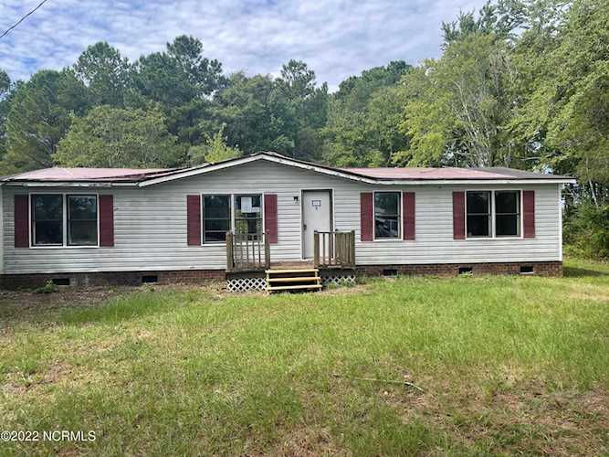 351 Nine Mile Road Maple Hill, NC 28454