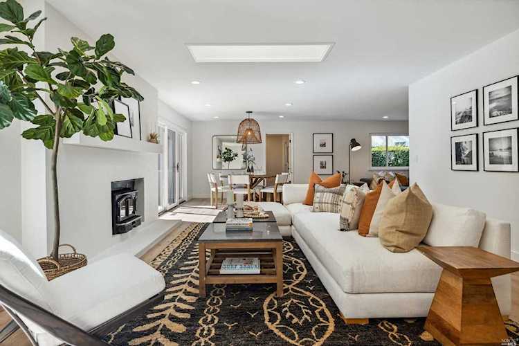 95 Broadmoor Court Novato, CA 94949