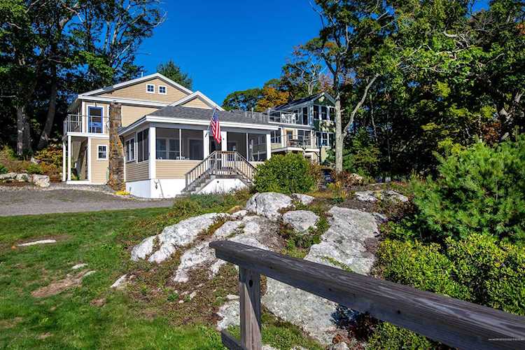 9 Periwinkle Ln Harpswell, ME 04079