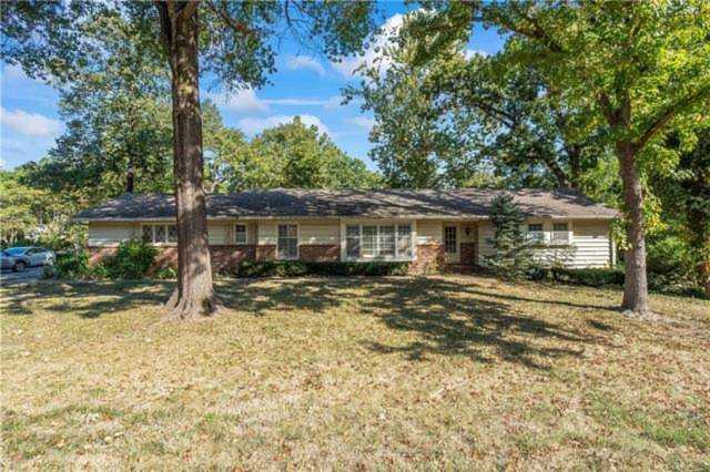 2304 W 103rd St Leawood, KS 66206 | MLS 2404890 Photo 1