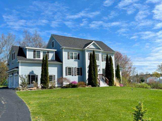 45 Maplevale Rd East Kingston, NH 03827