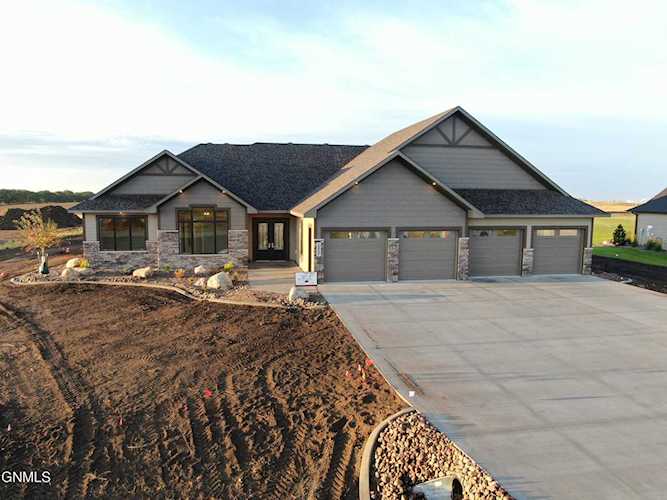 12007 Acadia Dr Bismarck, ND 58503