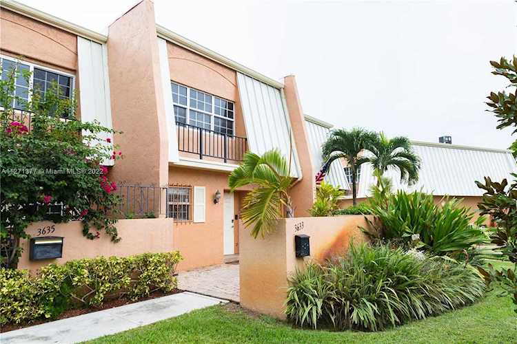 3633 Citrus Trce #3 Davie, FL 33328