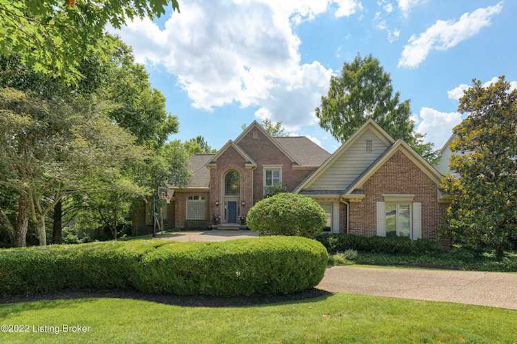 302 Mockingbird Gardens Dr Louisville, KY 40207