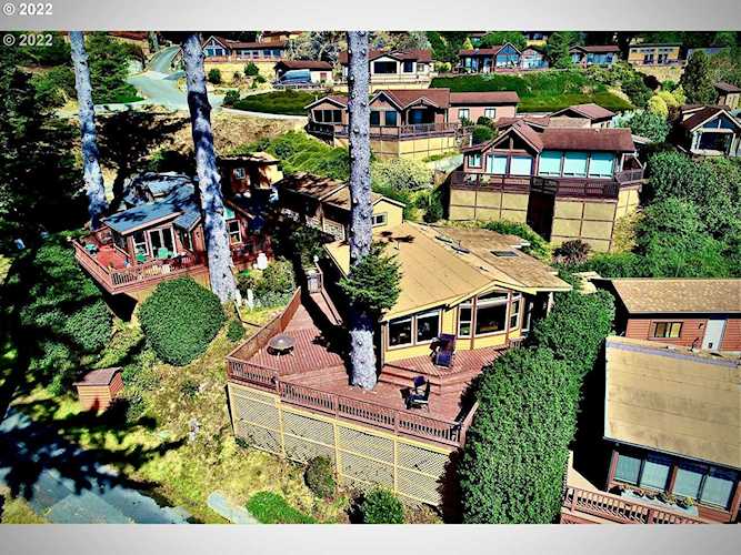 19921 Whaleshead U2 RD #U2 Brookings, OR 97415