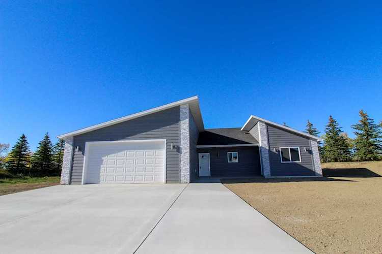 304 7th Ave SW Surrey, ND 58785