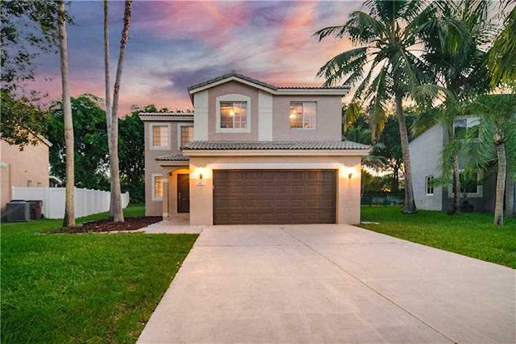4670 SW 12th Ct Deerfield Beach, FL 33442