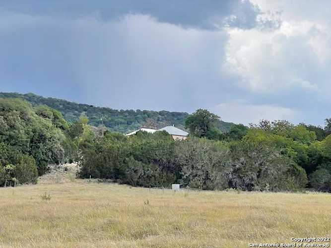 326 Rocky Creek Rd Medina, TX 78055