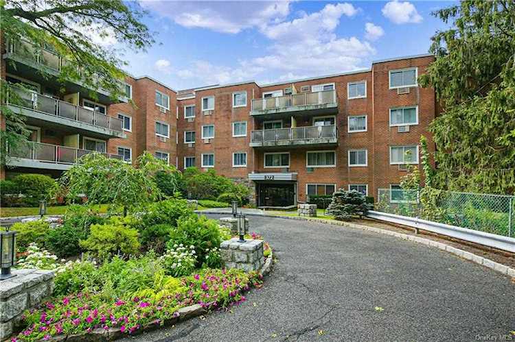 372 Central Park Ave #1V Scarsdale, NY 10583