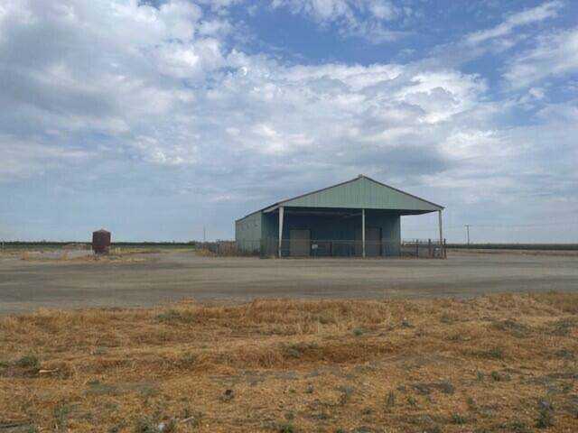 2695 Enterprise St Tulare, CA 93274 | MLS 220297 Photo 1