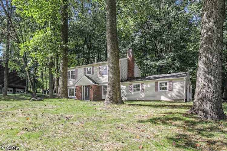 9 Marliene Rd Washington Twp., NJ 07853