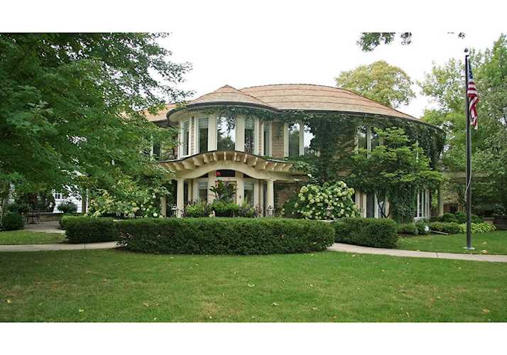 303 Woodlawn Avenue Saint Paul, MN 55105