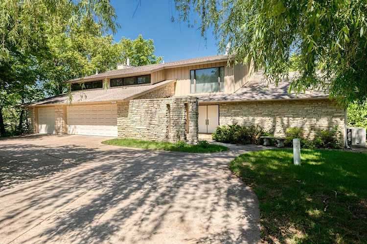 16392 Ringer Road Minnetonka, MN 55391
