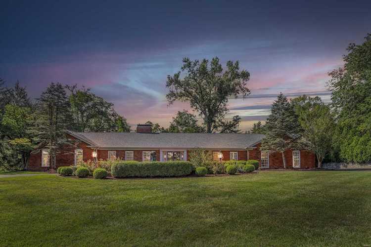 32 Bellerive Country Club Grounds Town And Country, MO 63141