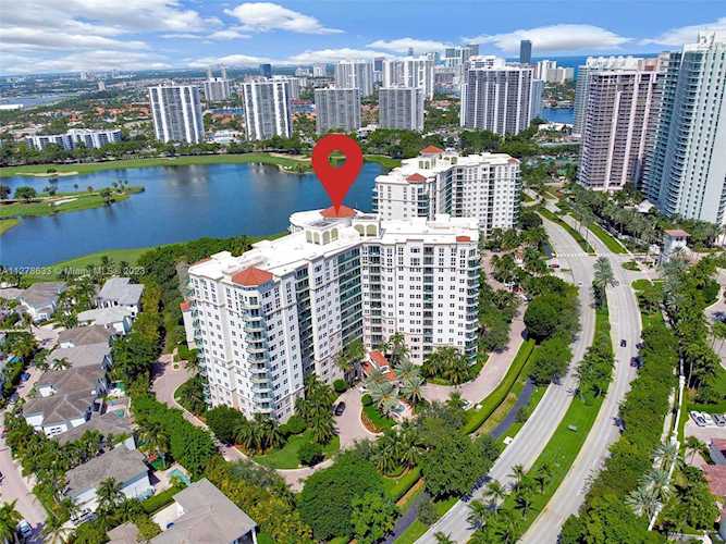 19900 E Country Club Dr #903 Aventura, FL 33180