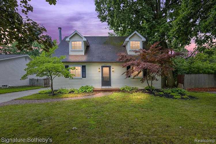 282 E Gates Romeo, MI 48065