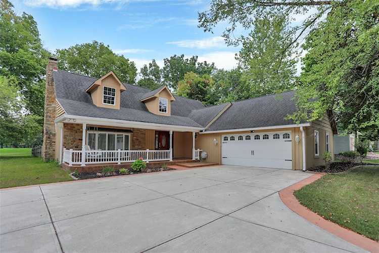614 Dorchester Dr Noblesville, IN 46062