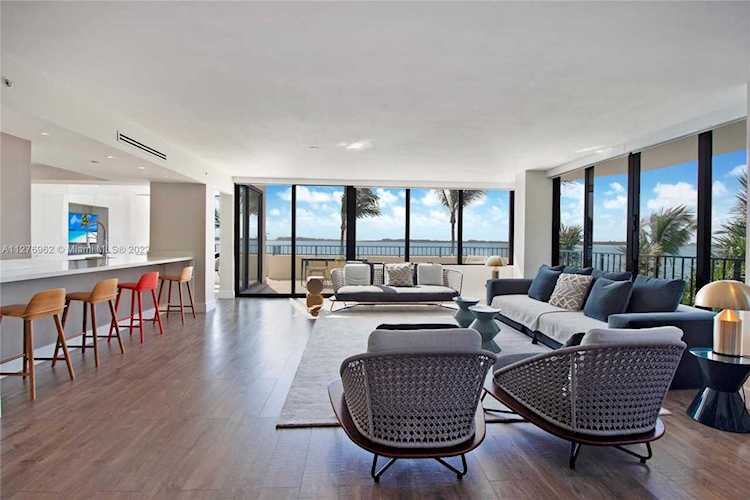 520 Brickell Key Dr #A313 Miami, FL 33131