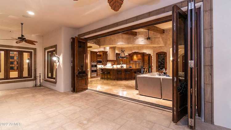 5980 S Gemstone Drive Chandler, AZ 85249 | MLS 6441813 Photo 1