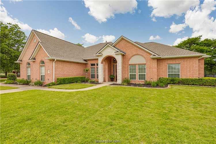 9 Raven Dr Bryan, TX 77808