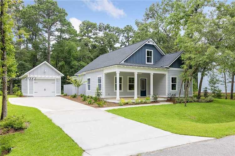 22 Faculty Dr Beaufort, SC 29907