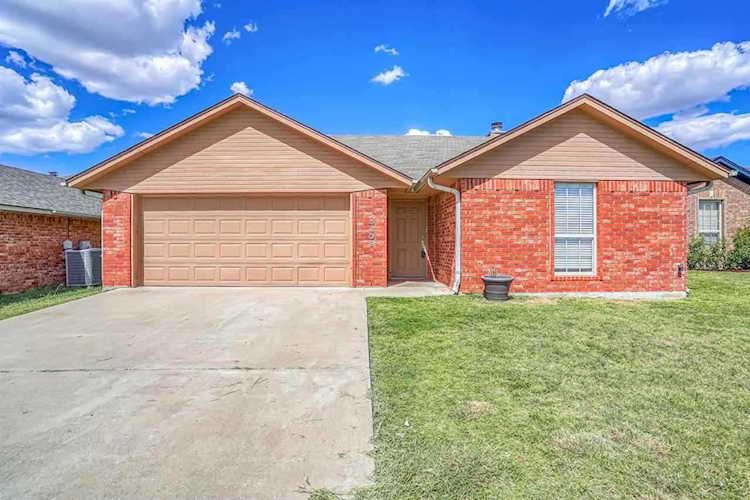 4409 SW Hickory Ln Lawton, OK 73505 | MLS 162236 Photo 1